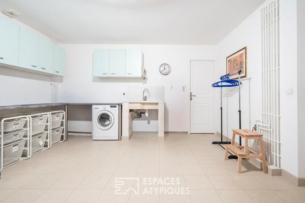 Maison d’architecte avec jardin, en lisière de forêt