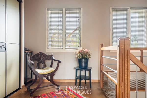 Maison d’architecte avec jardin, en lisière de forêt
