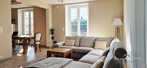 Propriété à Beaumontois-en-Périgord (24): maison 9p, 190 m2, gîte 94m2, local commercial+ piscine + terrain 9000 m2