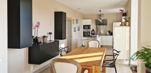 Propriété à Beaumontois-en-Périgord (24): maison 9p, 190 m2, gîte 94m2, local commercial+ piscine + terrain 9000 m2