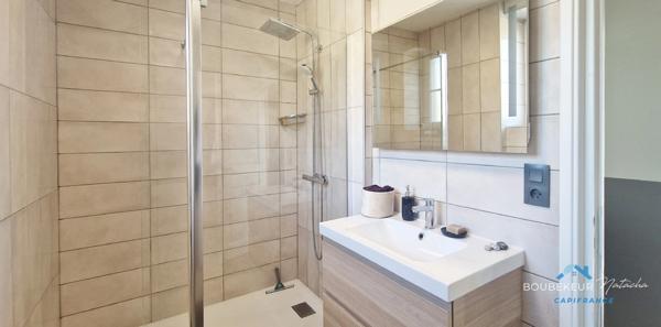 Propriété à Beaumontois-en-Périgord (24): maison 9p, 190 m2, gîte 94m2, local commercial+ piscine + terrain 9000 m2