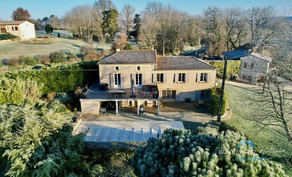 Propriété à Beaumontois-en-Périgord (24): maison 9p, 190 m2, gîte 94m2, local commercial+ piscine + terrain 9000 m2