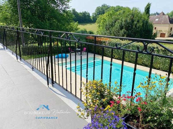Propriété à Beaumontois-en-Périgord (24): maison 9p, 190 m2, gîte 94m2, local commercial+ piscine + terrain 9000 m2