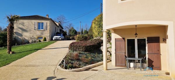 Propriété à Beaumontois-en-Périgord (24): maison 9p, 190 m2, gîte 94m2, local commercial+ piscine + terrain 9000 m2