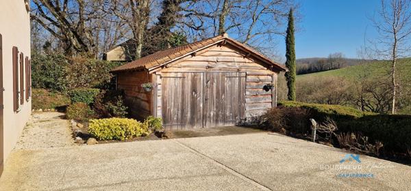 Propriété à Beaumontois-en-Périgord (24): maison 9p, 190 m2, gîte 94m2, local commercial+ piscine + terrain 9000 m2