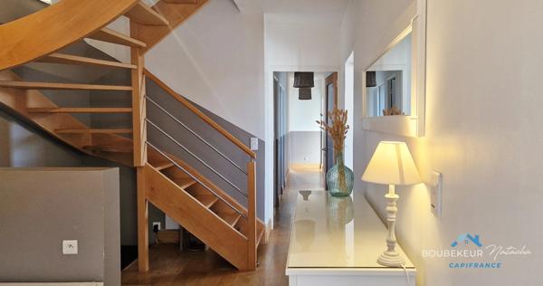 Propriété à Beaumontois-en-Périgord (24): maison 9p, 190 m2, gîte 94m2, local commercial+ piscine + terrain 9000 m2