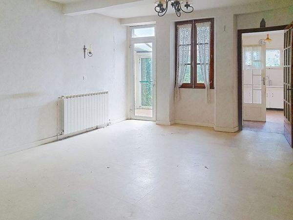 MAISON DE VILLE AVEC POTENTIEL