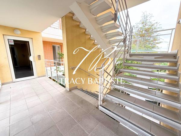 Appartement T2 avec ascenseur et stationnement privatif