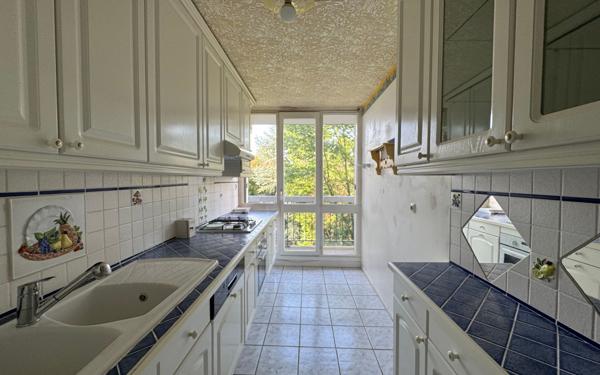 Appartement à vendre    4 pièces • 77 m2 Chelles