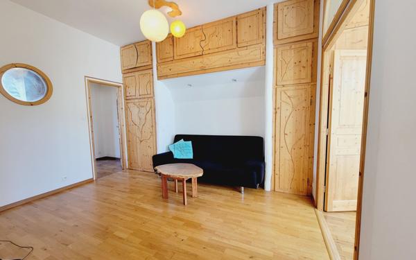 Appartement à vendre    3 pièces • 54 m2 Lyon 3