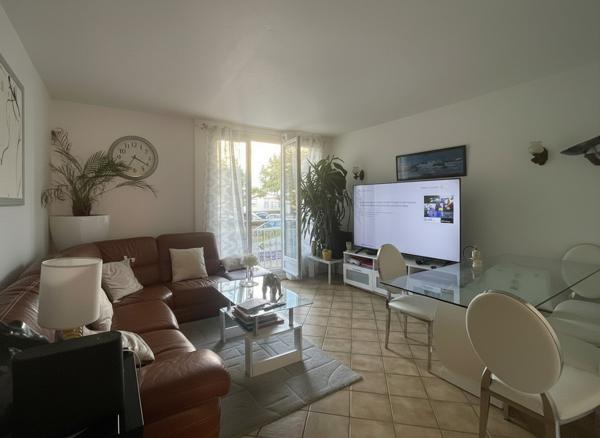 Appartement
         3 pièces
        - 63 m² 136 500 € *