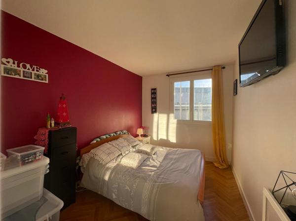 Appartement
         3 pièces
        - 63 m² 136 500 € *