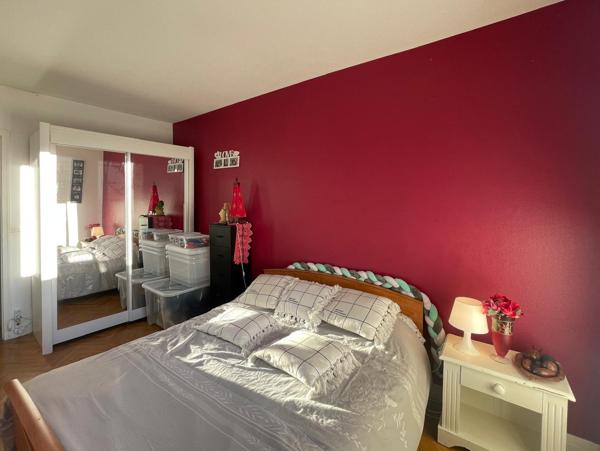 Appartement
         3 pièces
        - 63 m² 136 500 € *