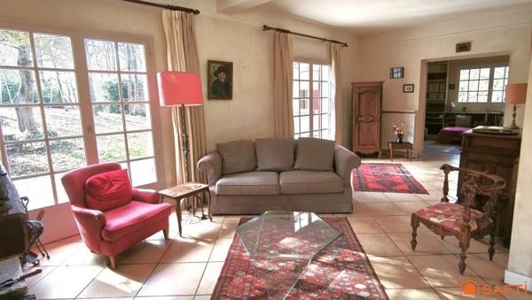 Une maison à part - à l'écart des regards