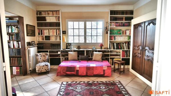 Une maison à part - à l'écart des regards