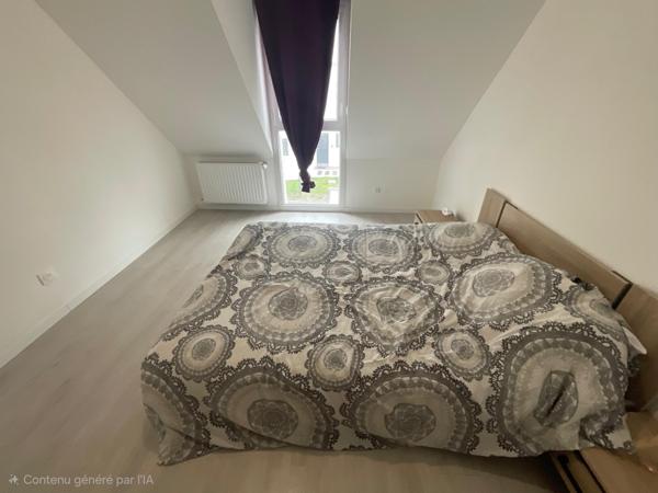 Très bonne maison de 2024, parfaite pour une famille. Dans une ville grandissante et un lotissement paisible.