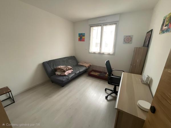 Très bonne maison de 2024, parfaite pour une famille. Dans une ville grandissante et un lotissement paisible.