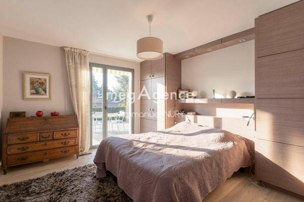 Maison à CHARBONNIERES-LES-BAINS, 69260 - 7 pièces 200m²