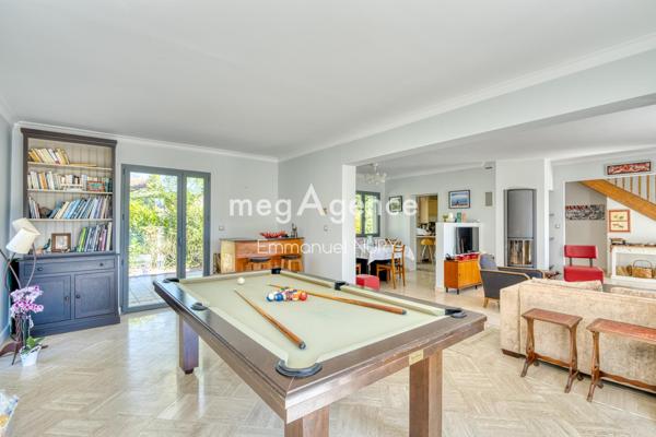 Maison à CHARBONNIERES-LES-BAINS, 69260 - 7 pièces 200m²