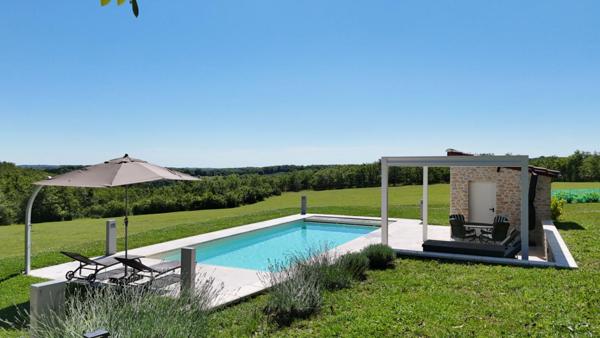 Belle maison en pierre sur 19 ha de terrain