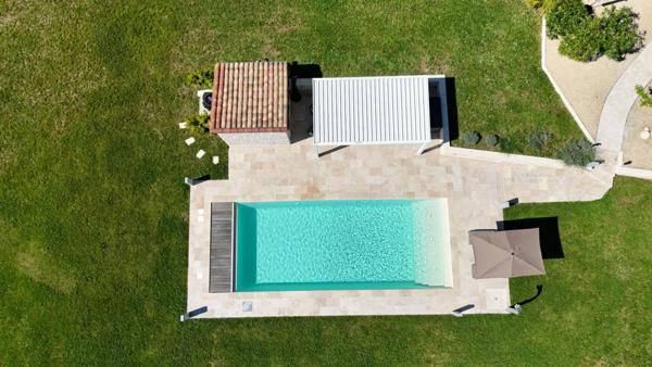 Belle maison en pierre sur 19 ha de terrain