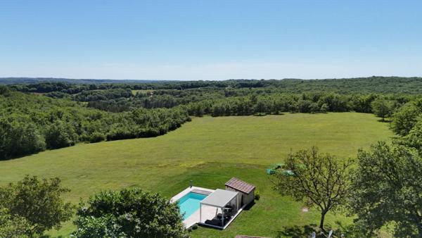 Belle maison en pierre sur 19 ha de terrain