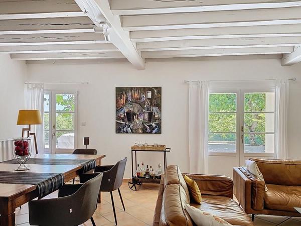 Belle maison en pierre sur 19 ha de terrain