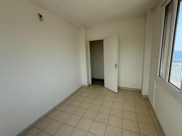 APPARTEMENT DE TYPE 3 - VUE ETANG