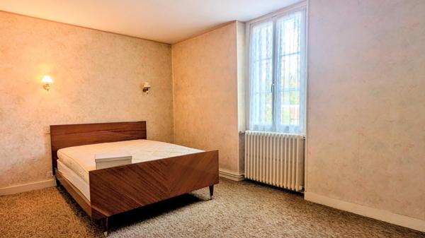 Maison à vendre 6 pièces CHERVES RICHEMONT (16)