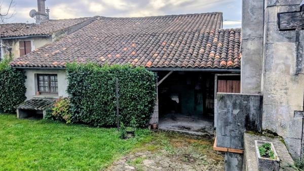 Maison à vendre 6 pièces CHERVES RICHEMONT (16)