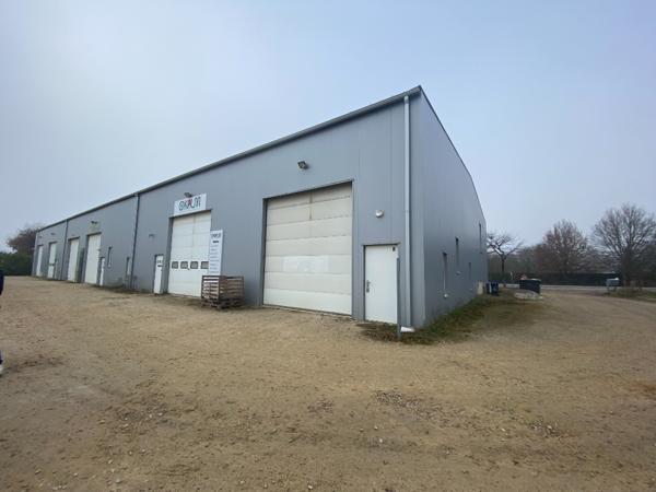 Entrepôt / Local industriel à LOUER