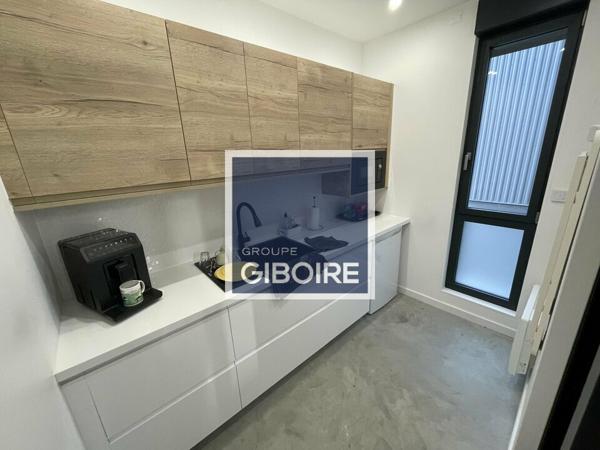 Local d'activites 475 m² à louer SAINT-BARTHLEMY-D'ANJOU (réf : 49.017490)
