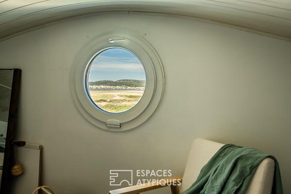Propriété double sur la plage des Chalets : duplex panoramique et dépendance
