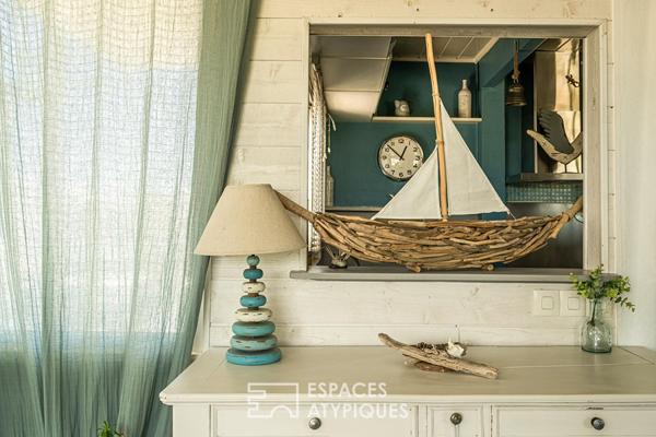 Propriété double sur la plage des Chalets : duplex panoramique et dépendance