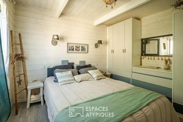 Propriété double sur la plage des Chalets : duplex panoramique et dépendance