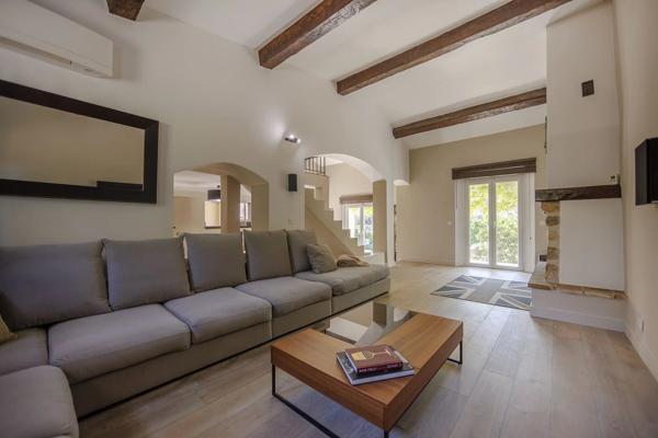 Charmante Villa avec des finitions haut de gamme à vendre au Rouret