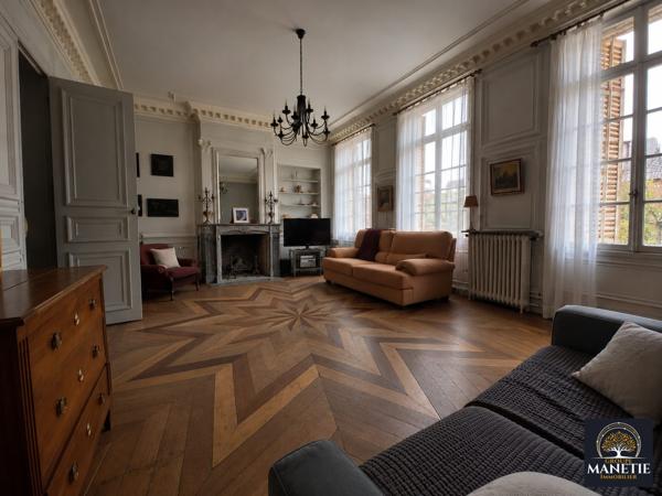 MAISON BOURGEISE