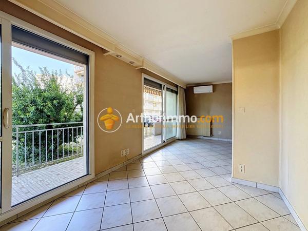 Vente                                                      Appartement
                        
                     4 pièces                      79 m2                     à La Verpillière