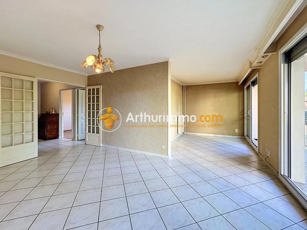 Vente                                                      Appartement
                        
                     4 pièces                      79 m2                     à La Verpillière