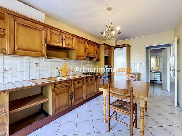 Vente                                                      Appartement
                        
                     4 pièces                      79 m2                     à La Verpillière