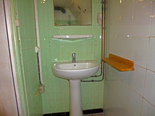 Dpt Pyrénées Orientales (66), à vendre maison P4 de 54 m² avec garage et balcon