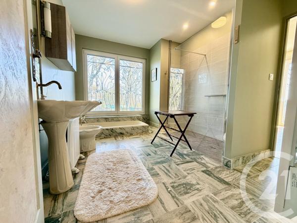 Maison à vendre  8 pièces - 215,50 m2 SANILHAC - 24