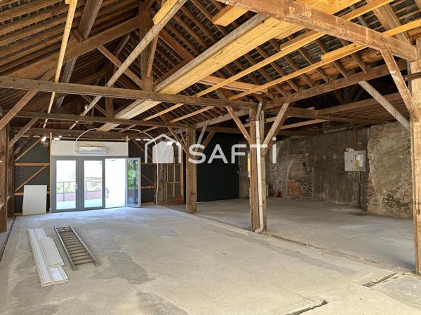 Opportunité d'investissement – Local commercial/artisanal de 350 m² sur grand terrain, fort potentiel de réhabilitation