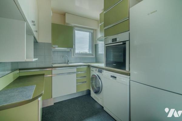 COURBEVOIE BECON - 2 PIECES. 55 m². DERNIER ETAGE + BALCON.  