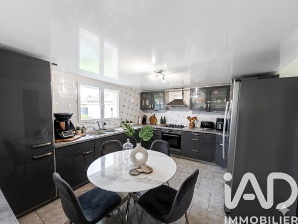 Maison à vendre 8 pièces 137 m² Chelles