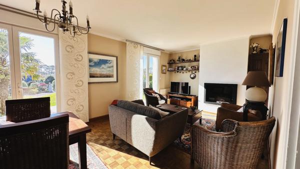 À vendre – Superbe maison traditionnelle idéalement située à Crozon, à deux pas du centre-ville et de toutes ses commodités.