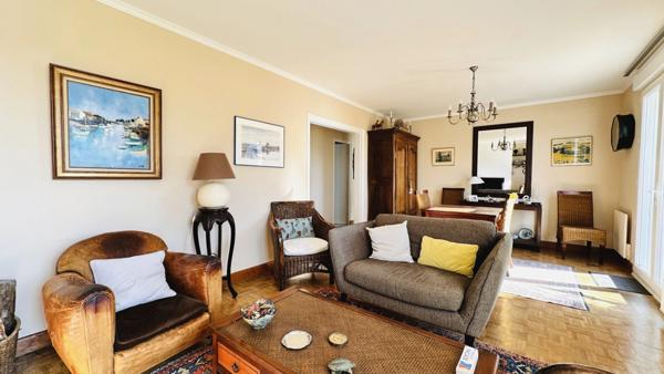 À vendre – Superbe maison traditionnelle idéalement située à Crozon, à deux pas du centre-ville et de toutes ses commodités.