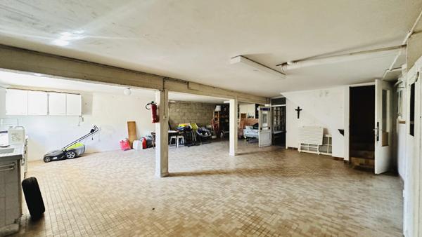 À vendre – Superbe maison traditionnelle idéalement située à Crozon, à deux pas du centre-ville et de toutes ses commodités.