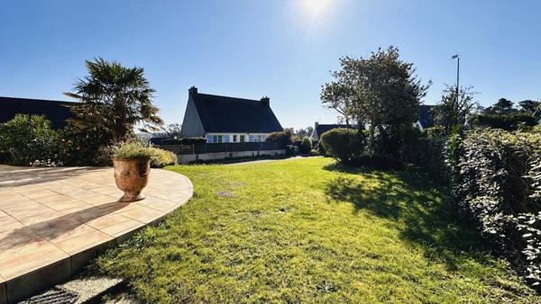 À vendre – Superbe maison traditionnelle idéalement située à Crozon, à deux pas du centre-ville et de toutes ses commodités.