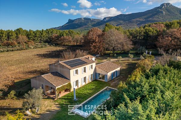 Mas provençal contemporain éco-responsable avec piscine